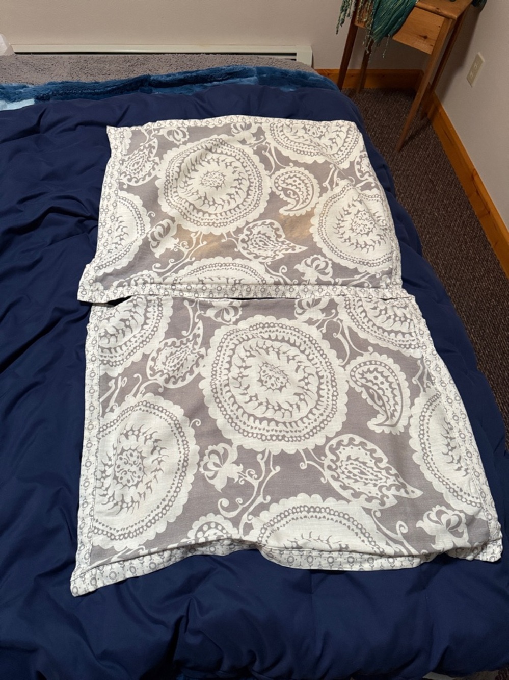 Mainstays - Jumbo/Queen Pillow Coverings - Paisley